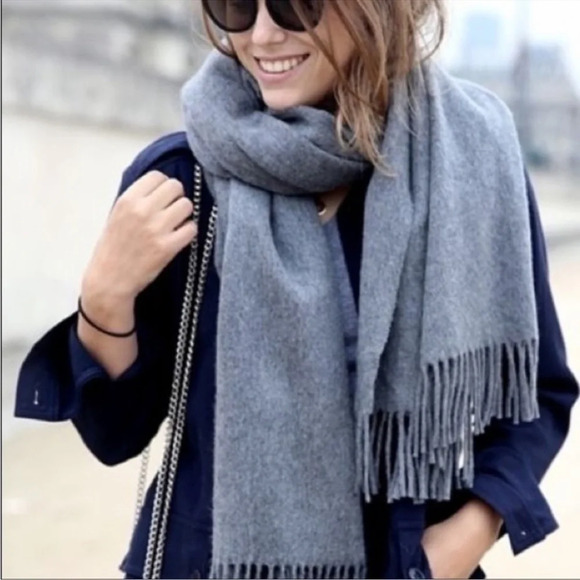 Acne Studios 100% Virgin Wool Made in Italy Fringed Large Scarf Shawl wrap - Picture 1 of 10